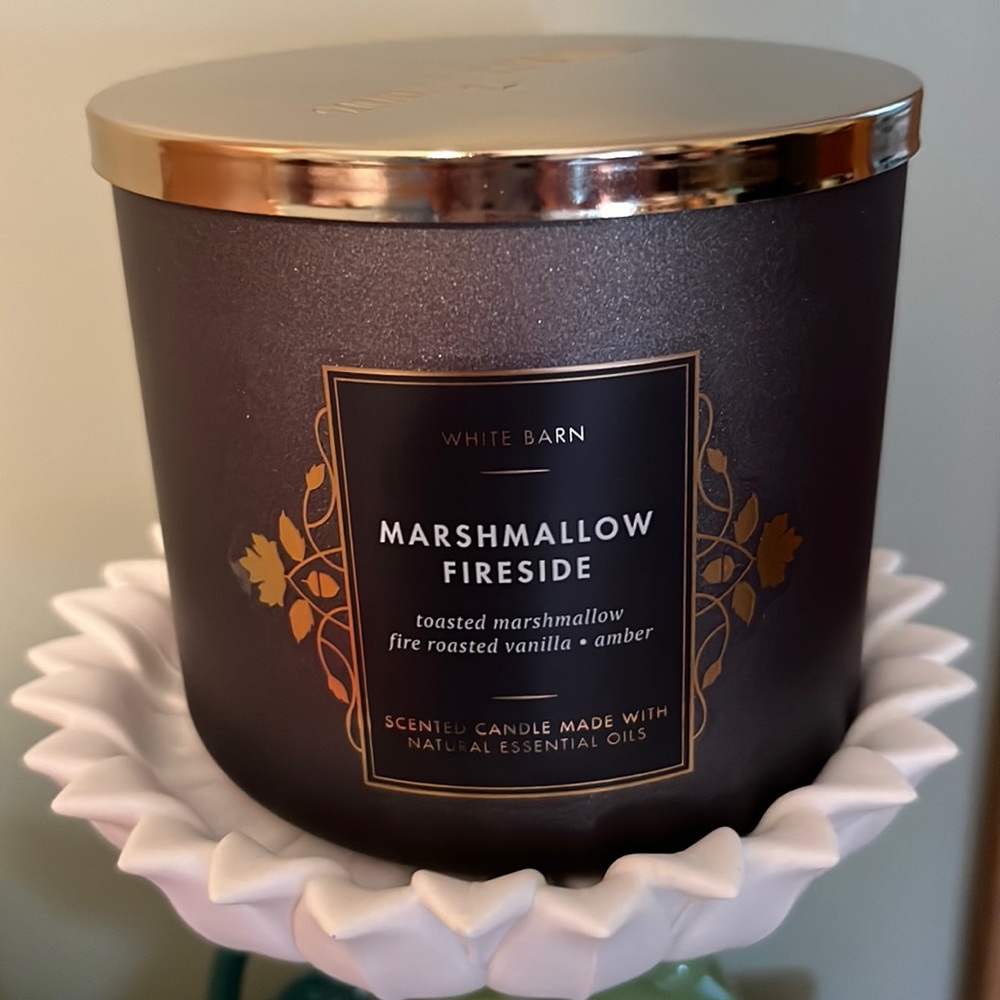 Bath and Body Works Marshmallow Fireside 3 wick candle NEW!